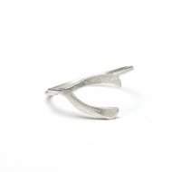 charmed large wishbone ring - sterling silver
